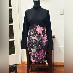 DOLLS KILL CAPSULLE SIZE MEDIUM NWOT ZIPPER BOTTOM ALMOST TO THE TOP SEE PICS